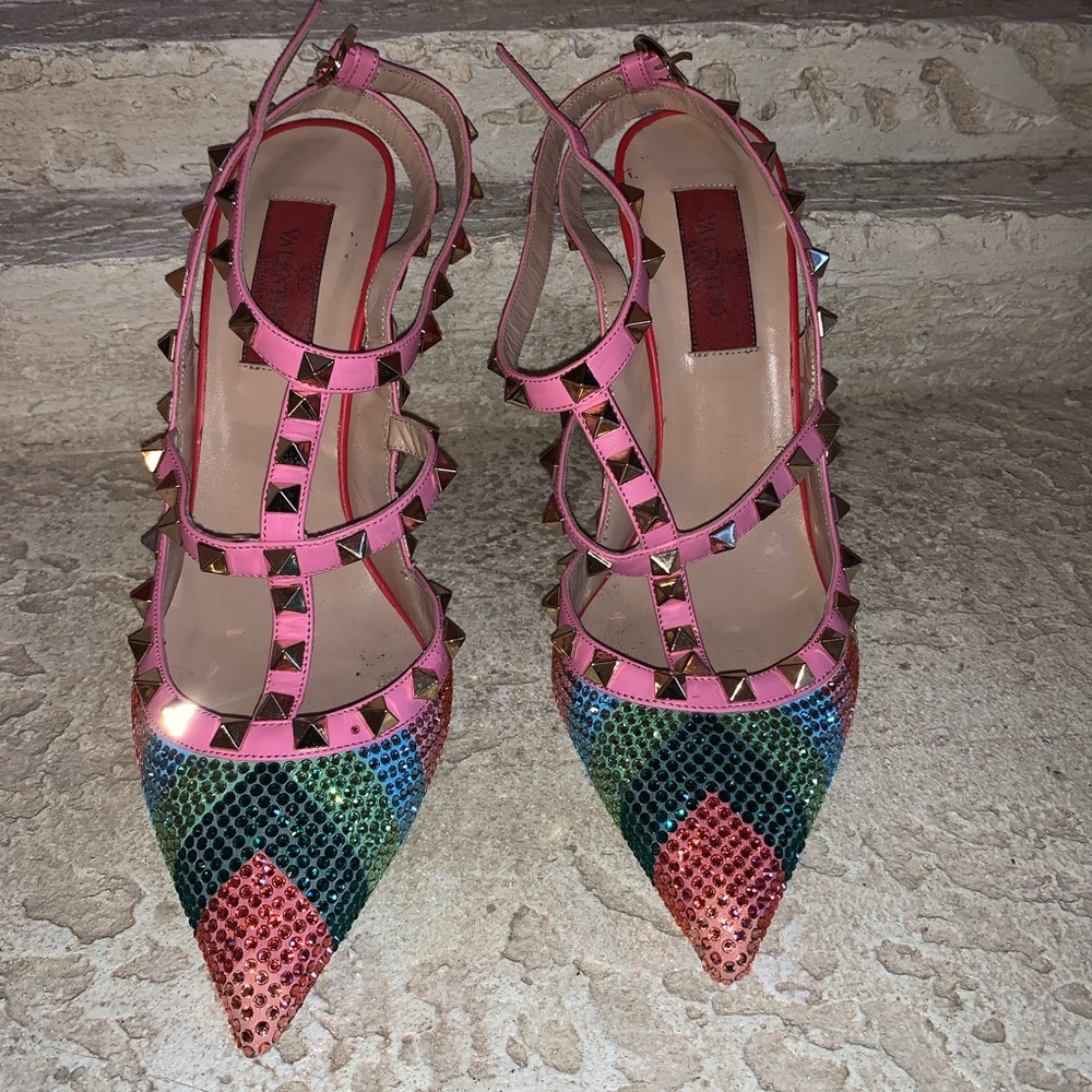 Valentino Rockstud Strauss Pump